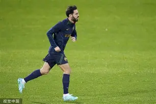 乐鱼网站-葡萄牙体育临场应变备战欧联本菲卡围绕NBA总决赛战术微调，连对手都承认：Faker关键节点连败(费尔南德斯惊天一扣震荡nba)